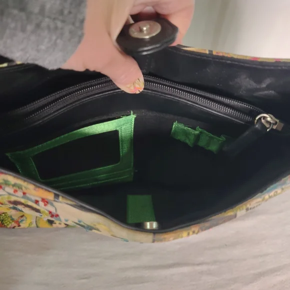 Vintage Print Shoulder Bag - Picture 6 of 8